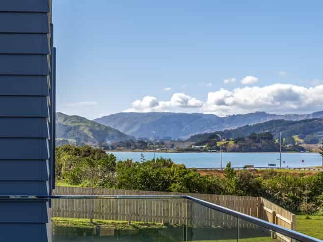 4, 6, 8 Tradewinds Drive, Whitby