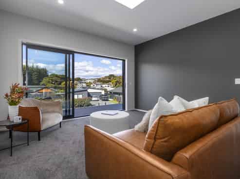 8 Tradewinds Drive, Whitby
