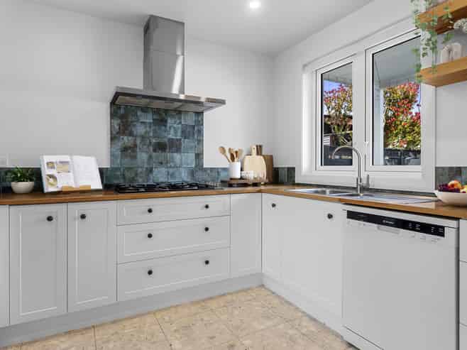 12 Broadway Avenue, Waikuku Beach