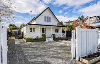 12 Broadway Avenue, Waikuku Beach