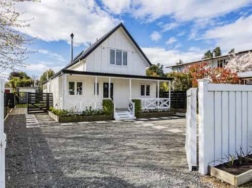 12 Broadway Avenue, Waikuku Beach