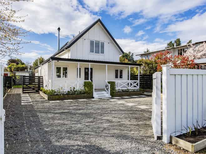 12 Broadway Avenue, Waikuku Beach