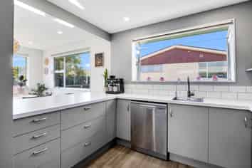 23 Charles Street, Weston