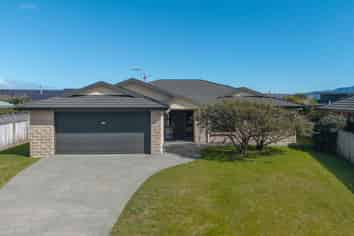 9 Takahe Drive, PARAPARAUMU BEACH