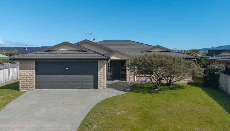 9 Takahe Drive, PARAPARAUMU BEACH