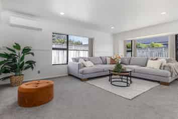 9 Takahe Drive, PARAPARAUMU BEACH
