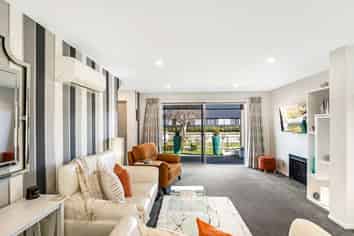 4 Solander Road, Pegasus