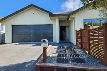 10 Sandybrow, Churton Park