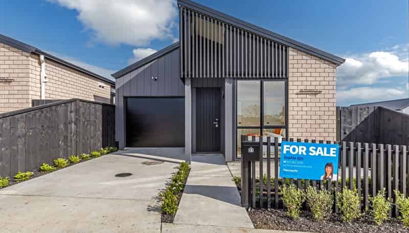31 Paretao Street, Massey
