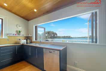 97 Norwood Road, Bayswater