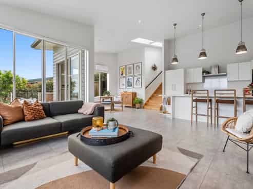 16 George Street, Surfdale