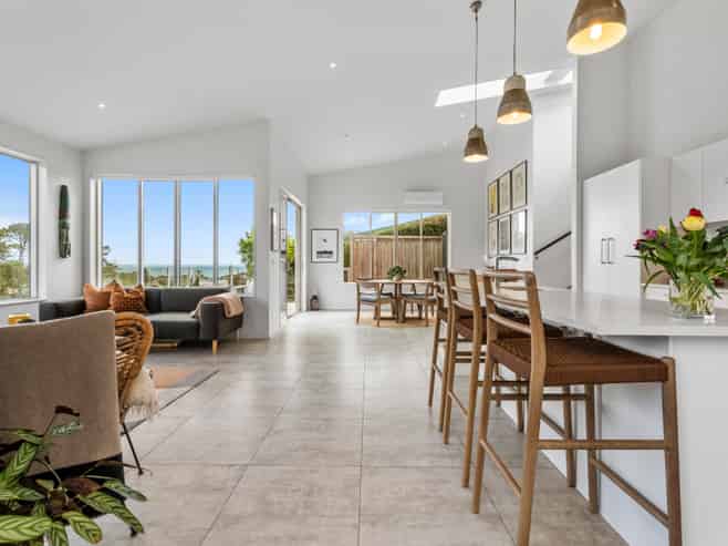 16 George Street, Surfdale