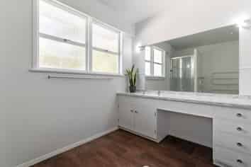 87 David Avenue, Hillpark