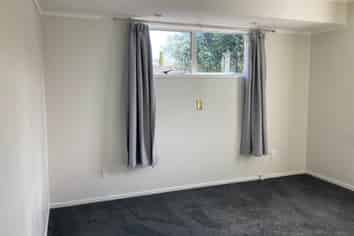 2/8 Mirrabooka Avenue, Botany Downs