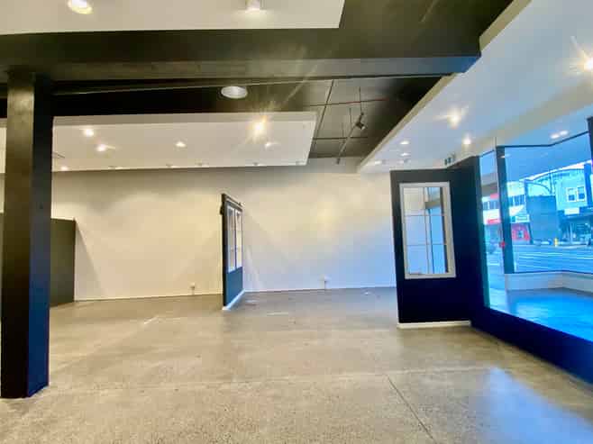 Showroom Opportunity in Prestigious Location