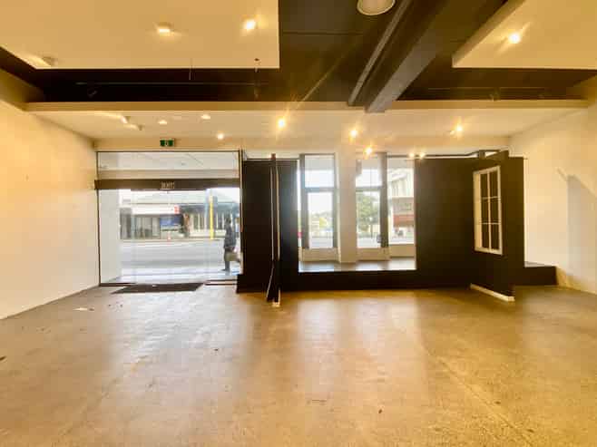 Showroom Opportunity in Prestigious Location