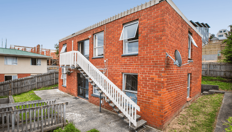 2/102 Harbour Terrace, North Dunedin