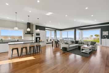 6 Sunhaven Drive, Newlands