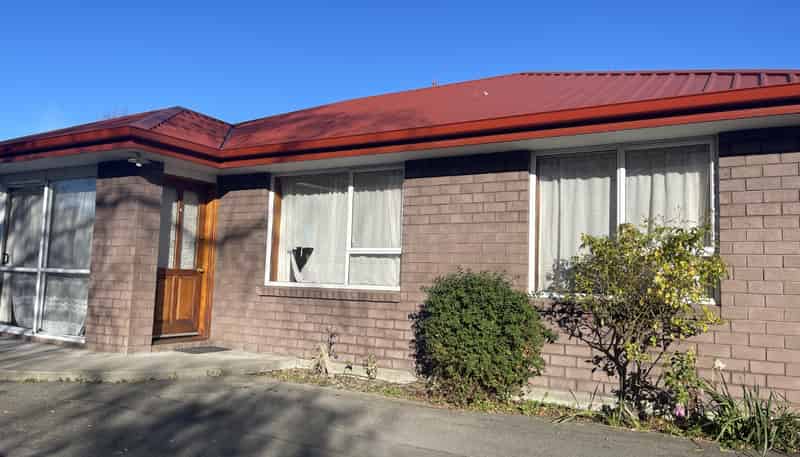 2/42 Division Street, Riccarton