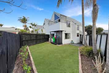 1/8 Springleigh Avenue, Mount Albert