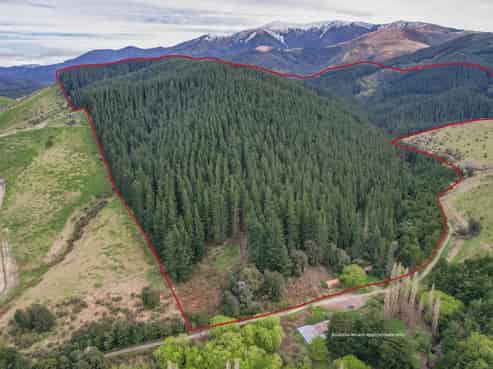 245 Sladdens Bush Road, Oxford