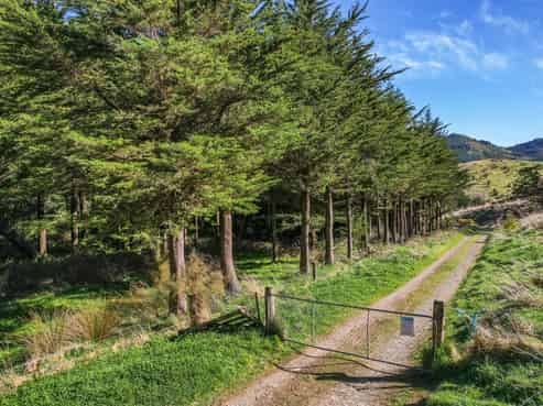 245 Sladdens Bush Road, Oxford