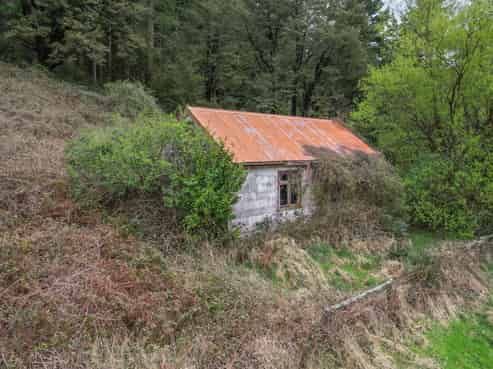 245 Sladdens Bush Road, Oxford