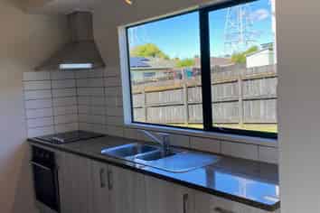 42 Broadfield Street, Massey