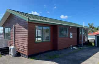 42 Broadfield Street, Massey