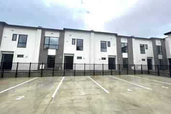 5/27 Wentworth Avenue, Papatoetoe
