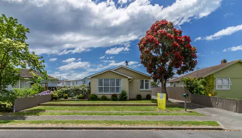 9 McLaren Crescent, Onekawa