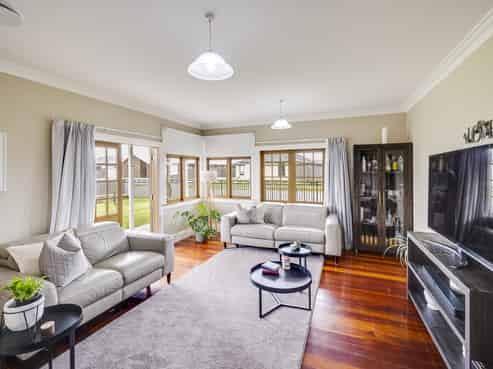 56 Kenny Road, Awatoto