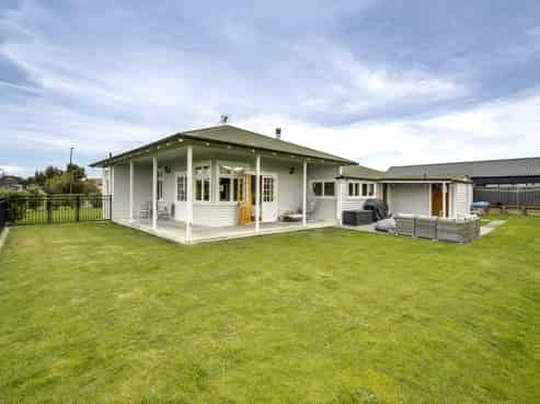 56 Kenny Road, Awatoto