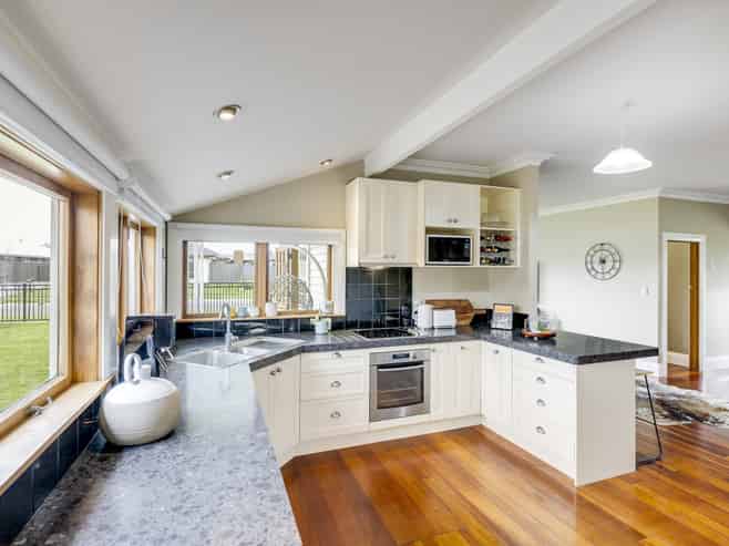 56 Kenny Road, Awatoto