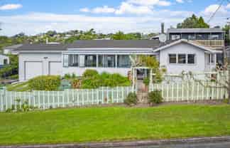 6 Dalton Road, Snells Beach