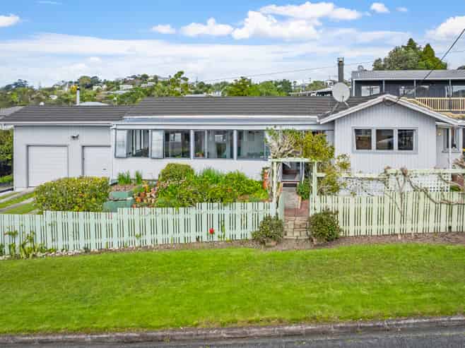 6 Dalton Road, Snells Beach