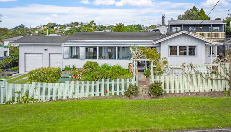 6 Dalton Road, Snells Beach