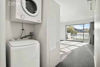 B/6 Bishops Place, Dunedin Central