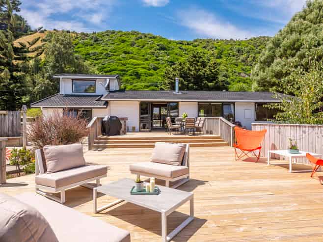 222 Main Road South, Raumati South