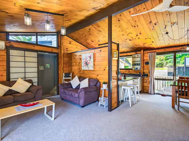 222 Main Road South, Raumati South