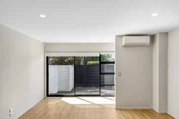 105 Caledonian Road, Saint Albans