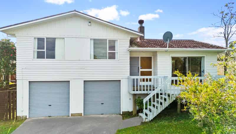 15 Zita Maria Drive, Massey