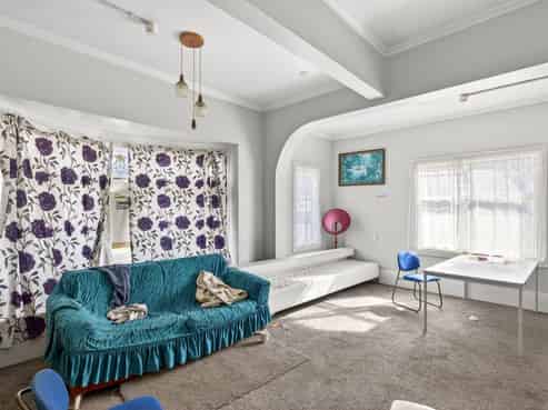 High-return 13 bedroom accommodation opportunity