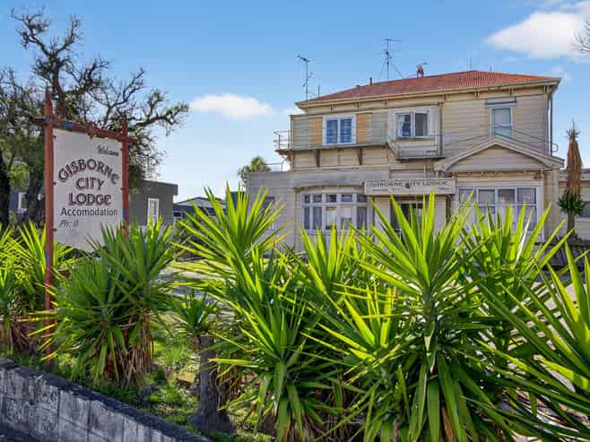 High-return 15-bedroom accommodation opportunity