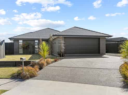 27 Helicon Street, Pegasus