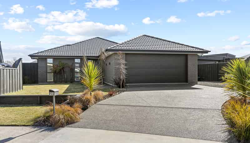 27 Helicon Street, Pegasus