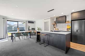 27 Helicon Street, Pegasus