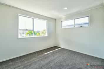 84 Ferndown Avenue, Papatoetoe