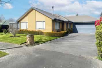 4 Riegler Place, Belfast