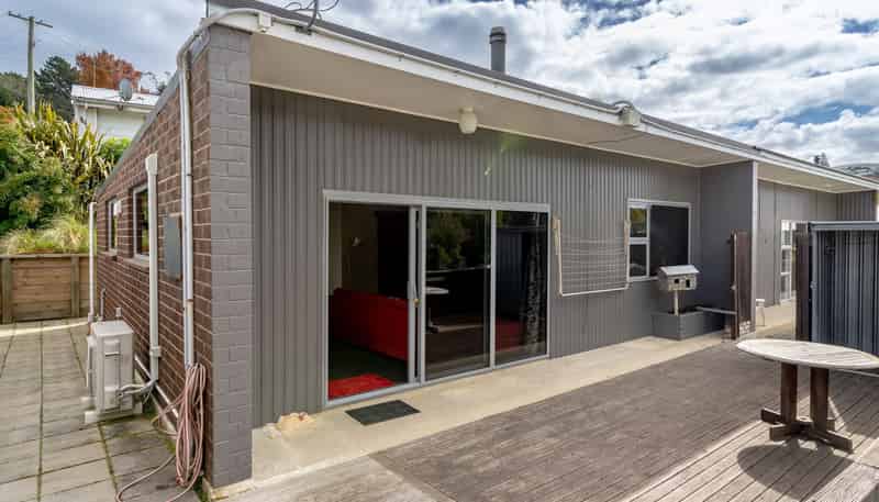 186 Kaikorai Valley Road, BRADFORD